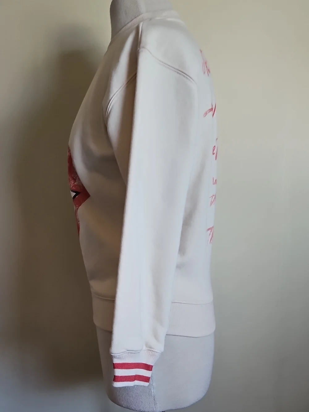 The Rolling Stones Cream Sweatshirt with TheTongue And Red Lips Logo Size Medium